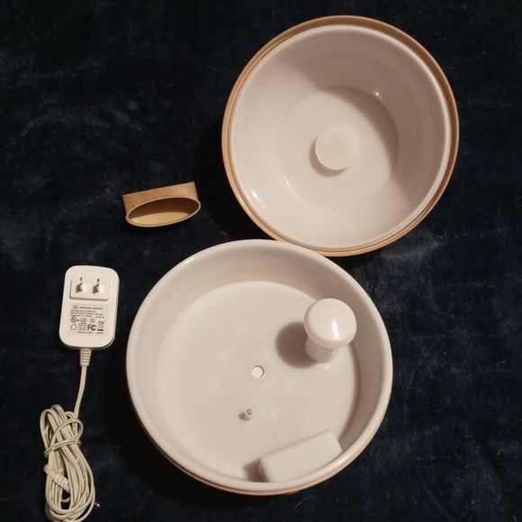 Essential Oil Diffuser - Picture 3 of 3